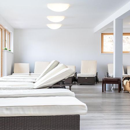 Schlosshotel Seewirt Turracher Hoehe Ngoại thất bức ảnh