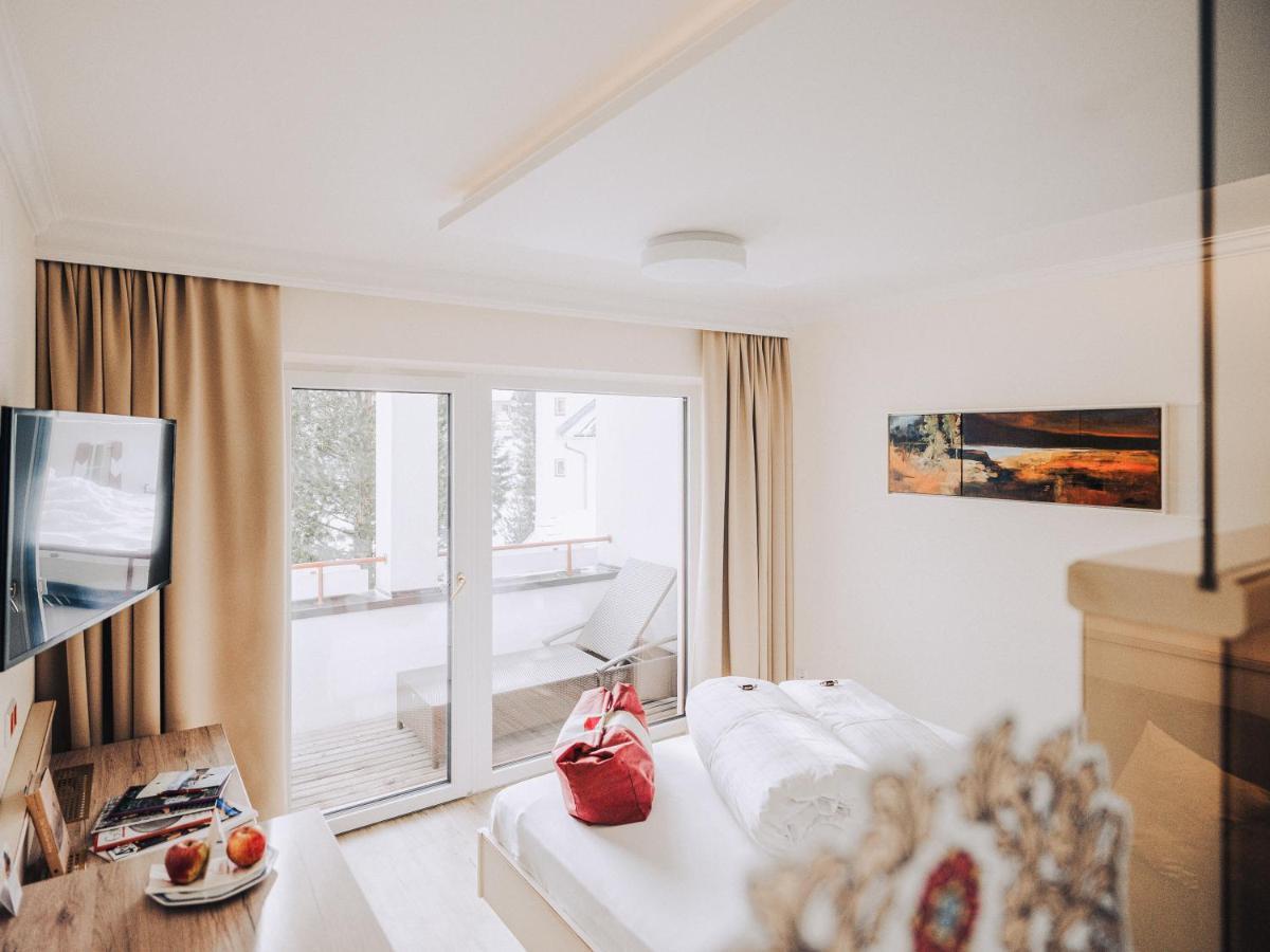 Schlosshotel Seewirt Turracher Hoehe Ngoại thất bức ảnh